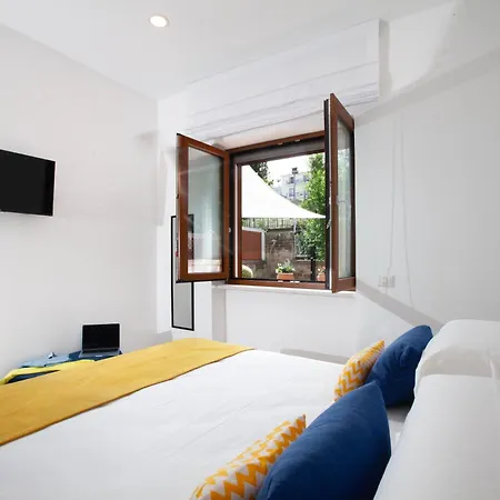 Estate4home - Blue Margar