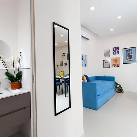Estate4home - Blue Margar *